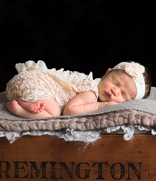 Pasgeboren babyfoto retoucheren door ColorClipping