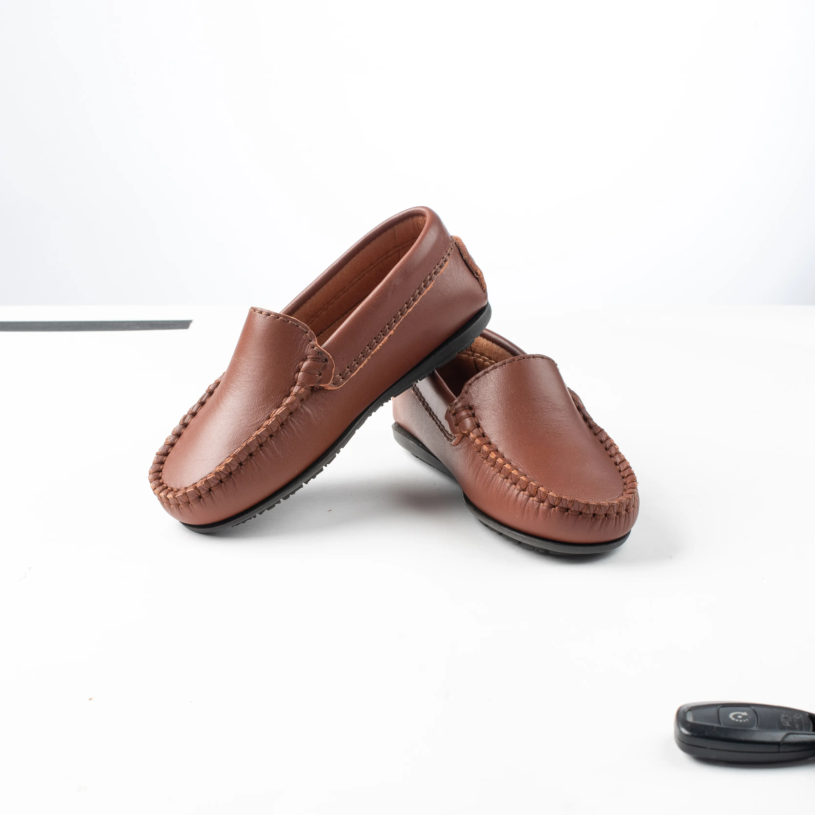 Skórzane buty dziecięce od najlepszych dostawców.