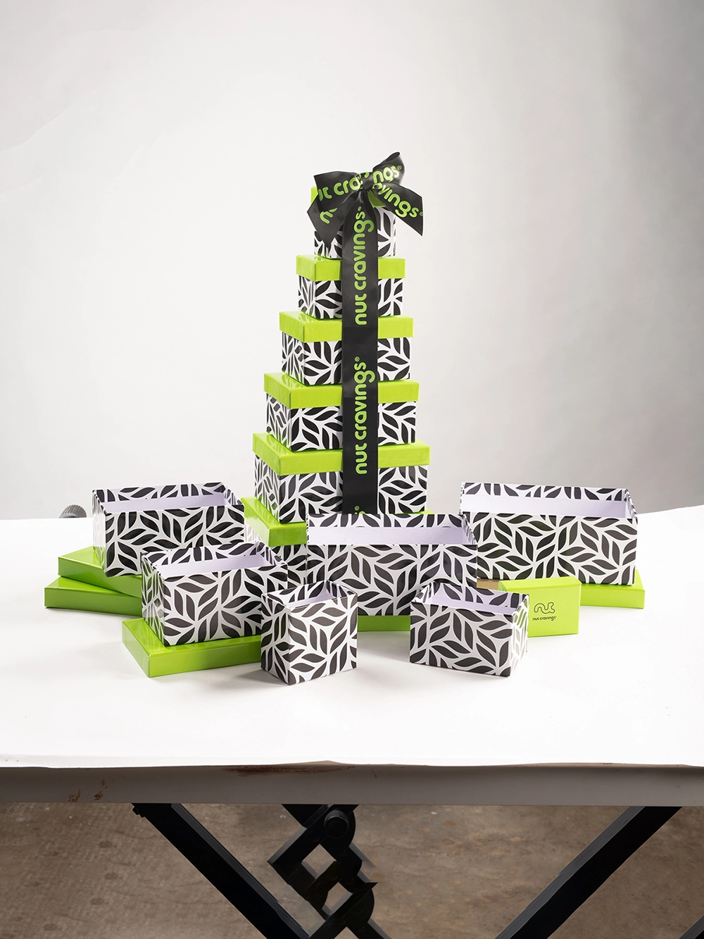 Retoucheren van voedselfoto's voor geschenkverpakkingen met noten.