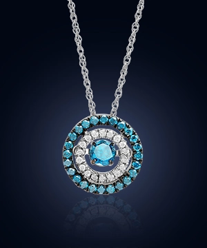 Manipulation d'image de collier diamant blanc Oceanblue