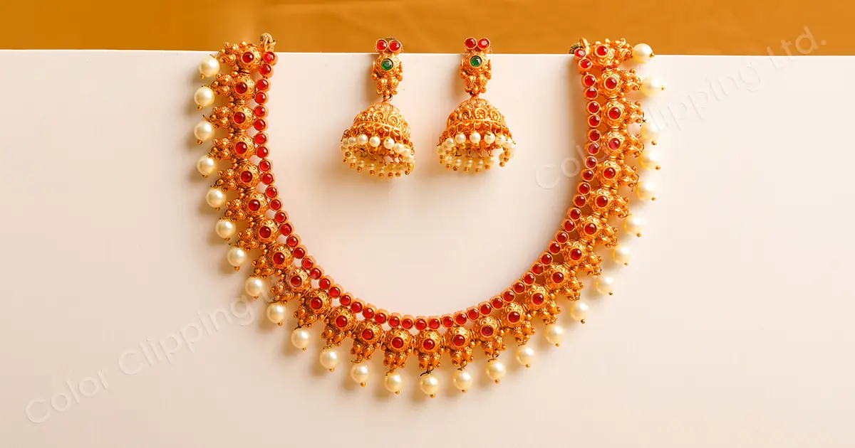 Style the Jewelry